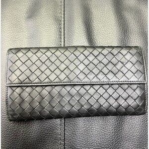 Elegant Black Woven Leather Clutch
